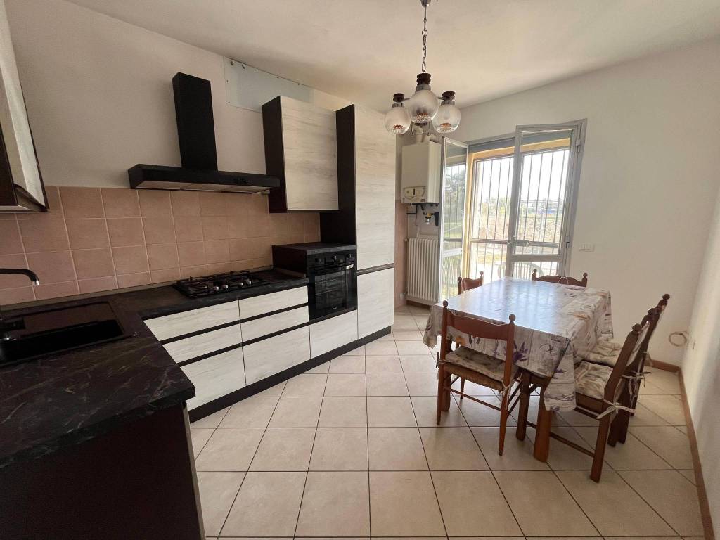 Villa a Moglia in Via Giuseppe Garibaldi, 48 - Foto 2