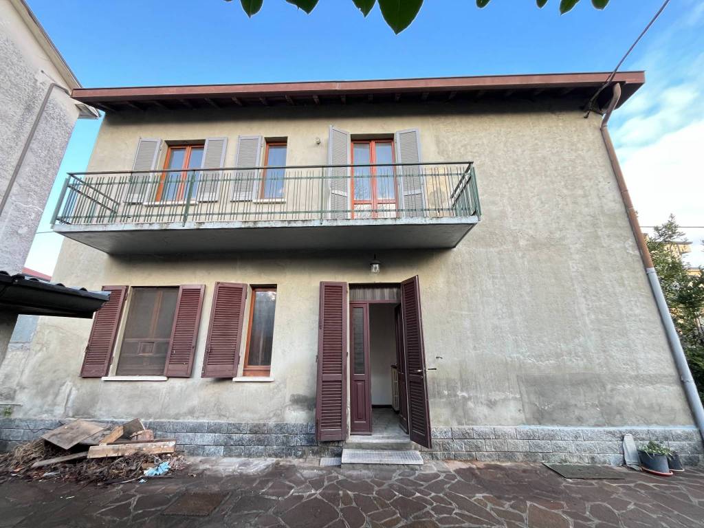 Villa a Arosio in Via Trento, 11 - Foto 2
