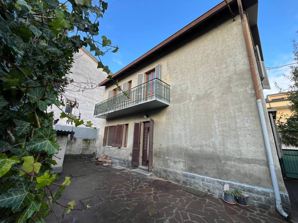 Villa a Arosio in Via Trento, 11 - Foto 3