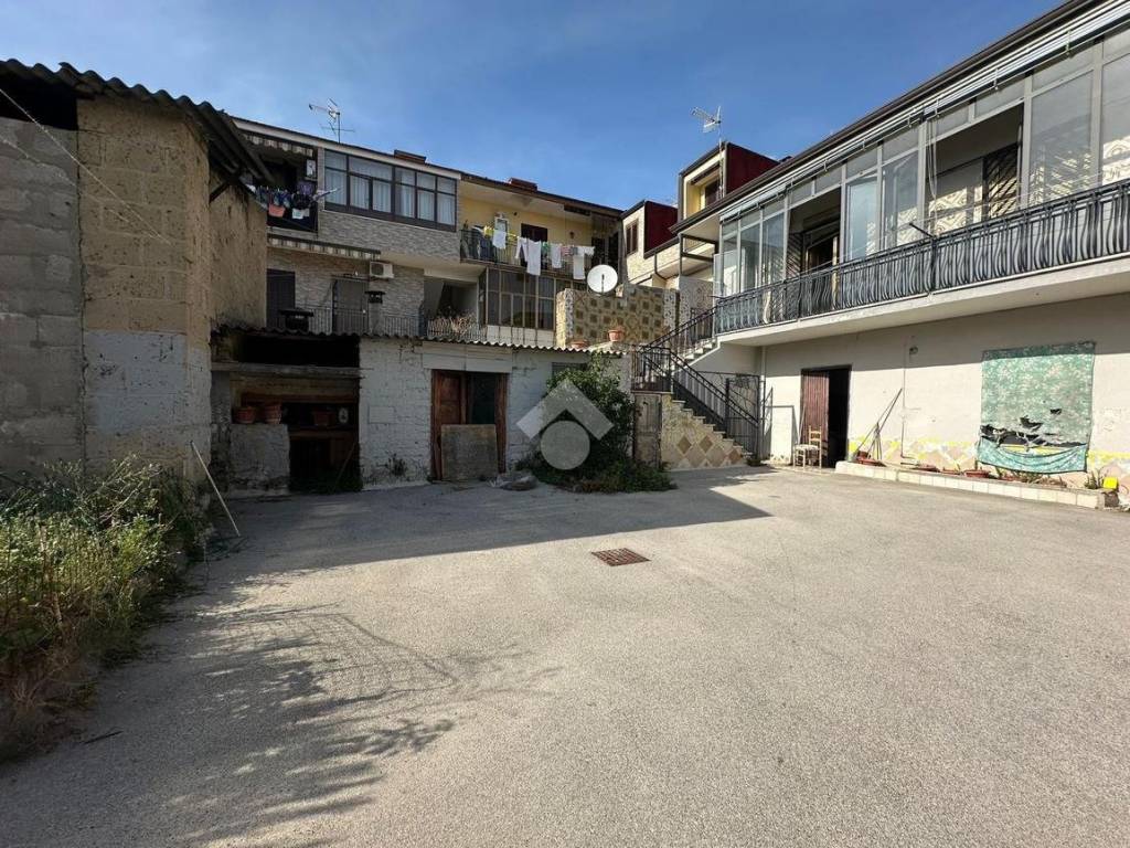 Palazzo / stabile a Acerra in via stendardo, 1 - Foto 3