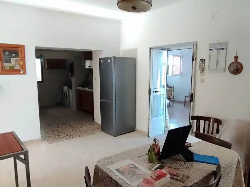 Villa a Martina franca in VIA MOTTOLA zona E n° 167 - Foto 3