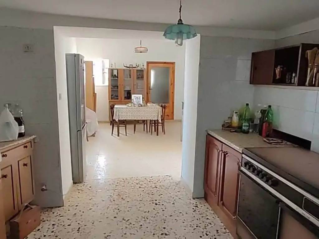 Villa a Martina franca in VIA MOTTOLA zona E n° 167 - Foto 5