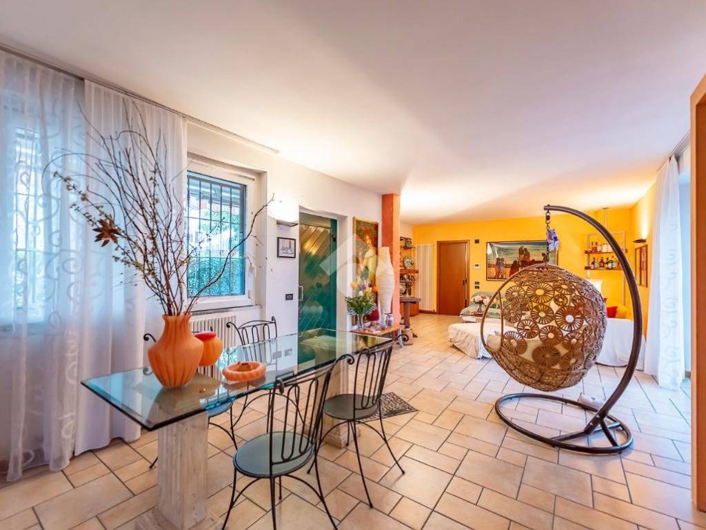 Villa a Gerenzano in Via Martiri di Marzabotto, 26 - Foto 2