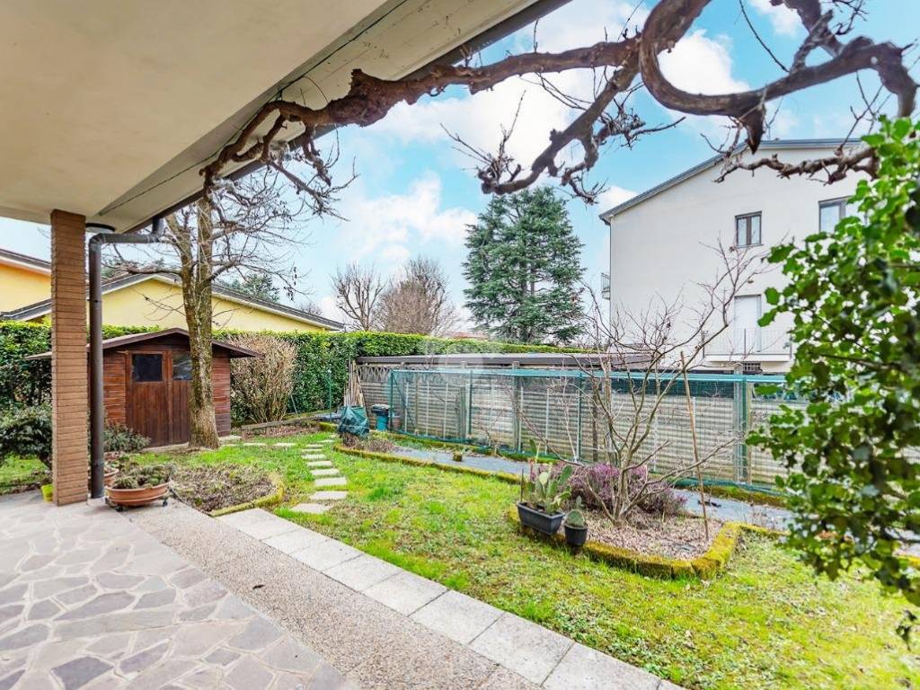 Villa a Gerenzano in Via Martiri di Marzabotto, 26 - Foto 3