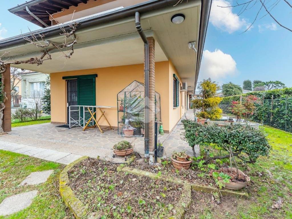 Villa a Gerenzano in Via Martiri di Marzabotto, 26 - Foto 5