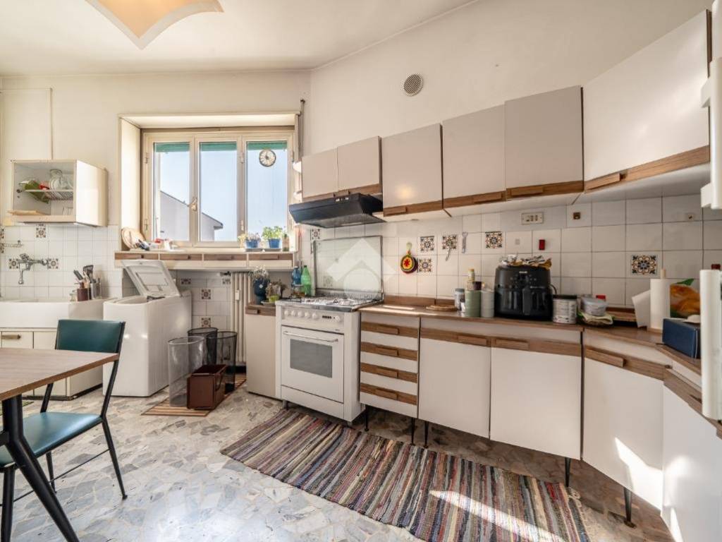 Appartamento a Verona in Via Della Valverde, 47 - Foto 2