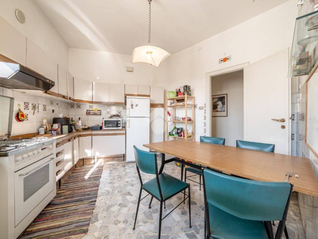 Appartamento a Verona in Via Della Valverde, 47 - Foto 3