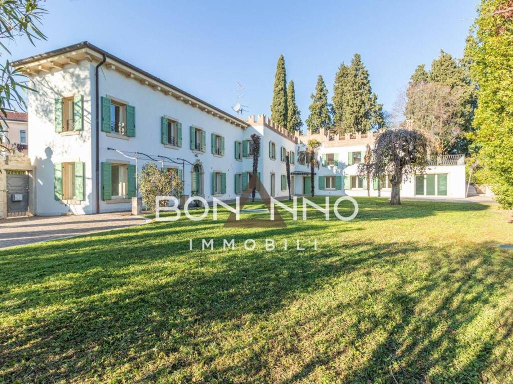 Villa a Verona in VIA BIONDELLA, 20 - Foto 2