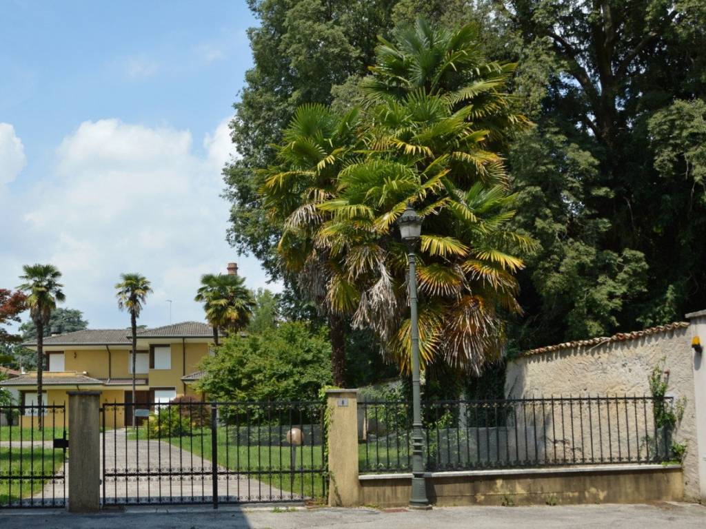 Villa a Rossano veneto in Via Meneghetti, 7 - Foto 2