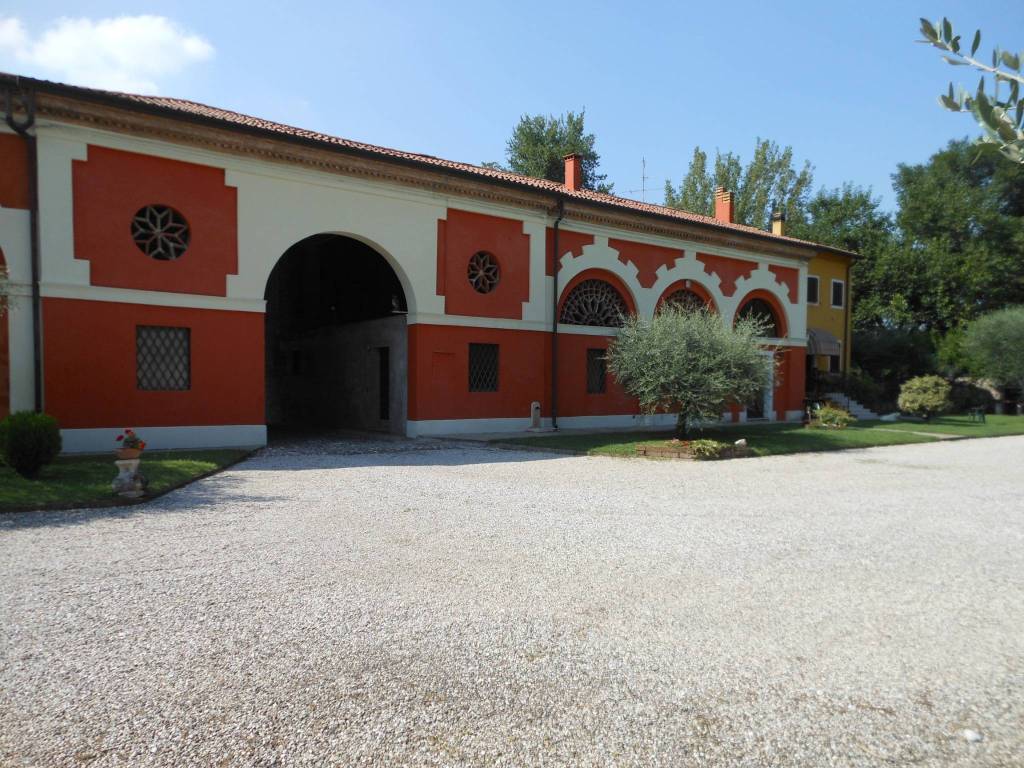 Rustico / casale a Verona in Via Bernini Buri - Foto 2