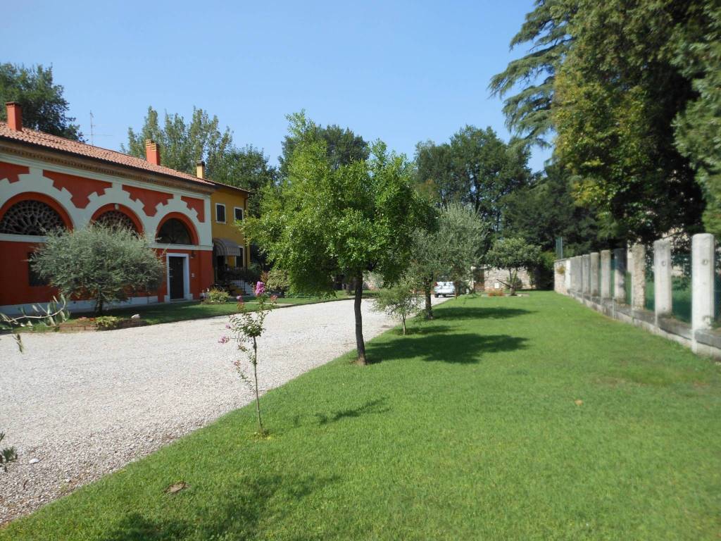 Rustico / casale a Verona in Via Bernini Buri - Foto 3