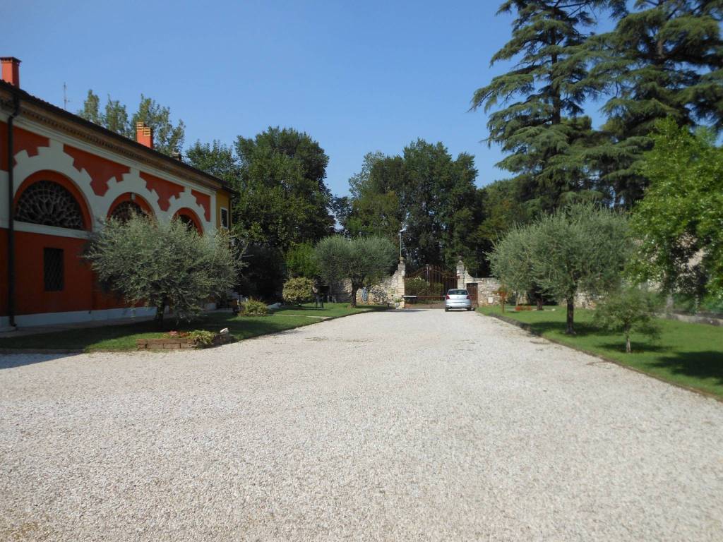 Rustico / casale a Verona in Via Bernini Buri - Foto 4