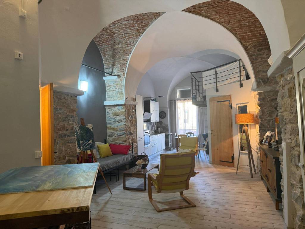 Loft / open space a Imperia in Via de Tommaso, 8 - Foto 3