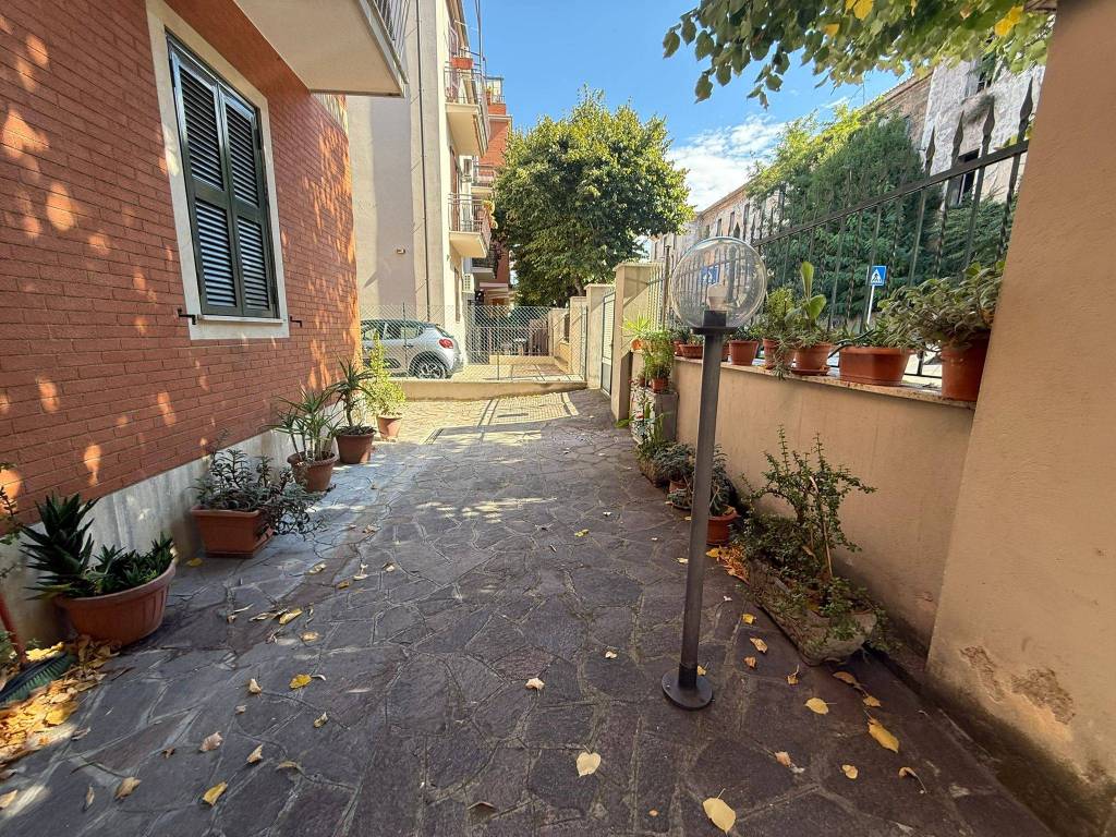 Appartamento a Ciampino in Via Due Giugno - Foto 3