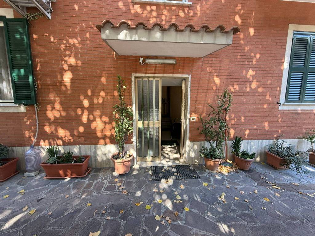 Appartamento a Ciampino in Via Due Giugno - Foto 4