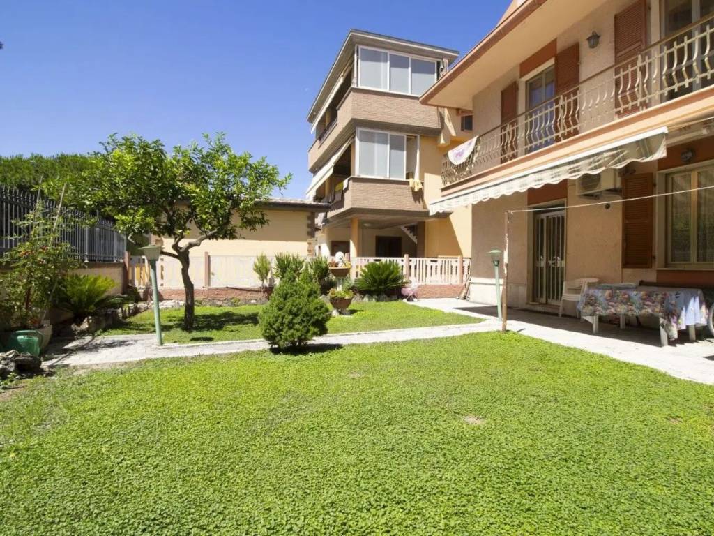 Villa a Alba adriatica in Via Cesare Battisti, 178 - Foto 4