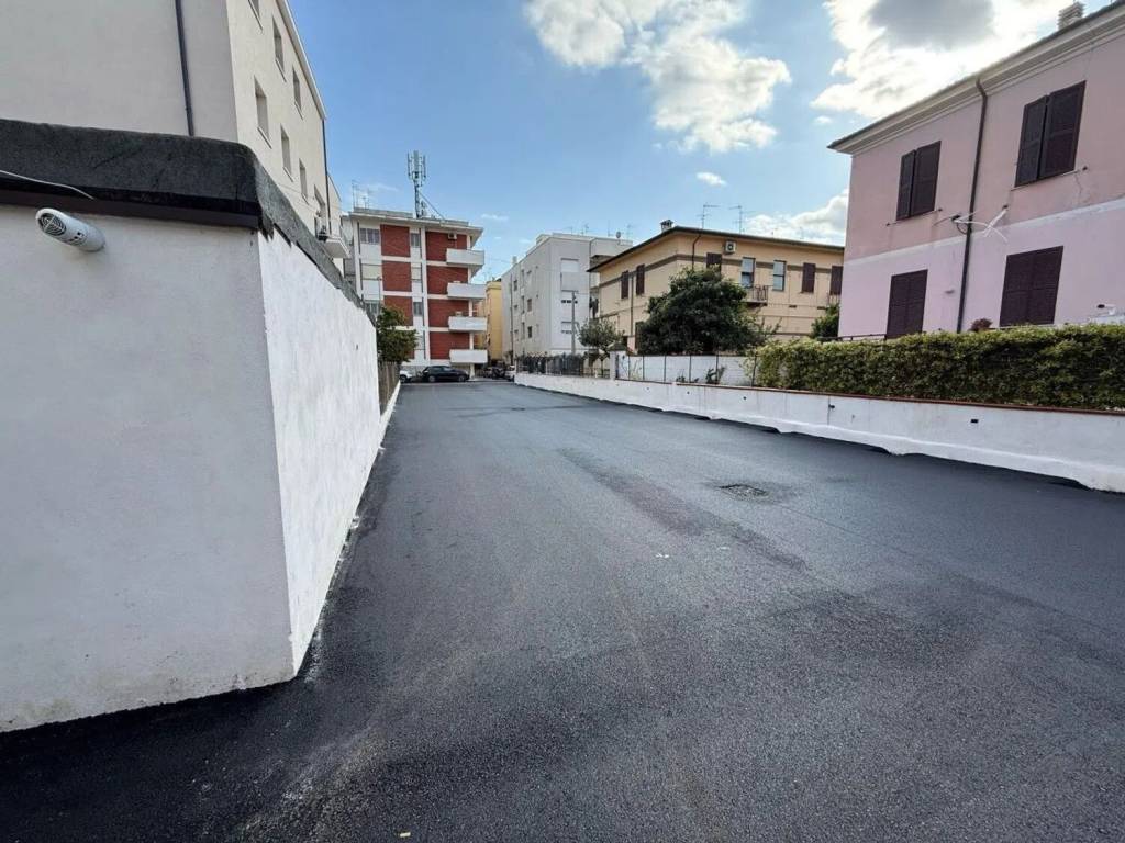 Box / garage a Terracina in Via Antonio Bottasso No Number - Foto 3