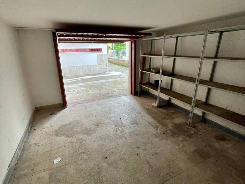 Box / garage a Terracina in Via Roma, 31 - Foto 4