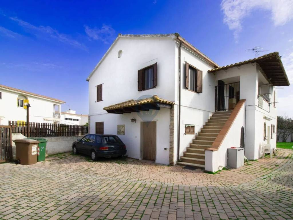 Villa a Martinsicuro in Via Palmiro Togliatti, 14 - Foto 2