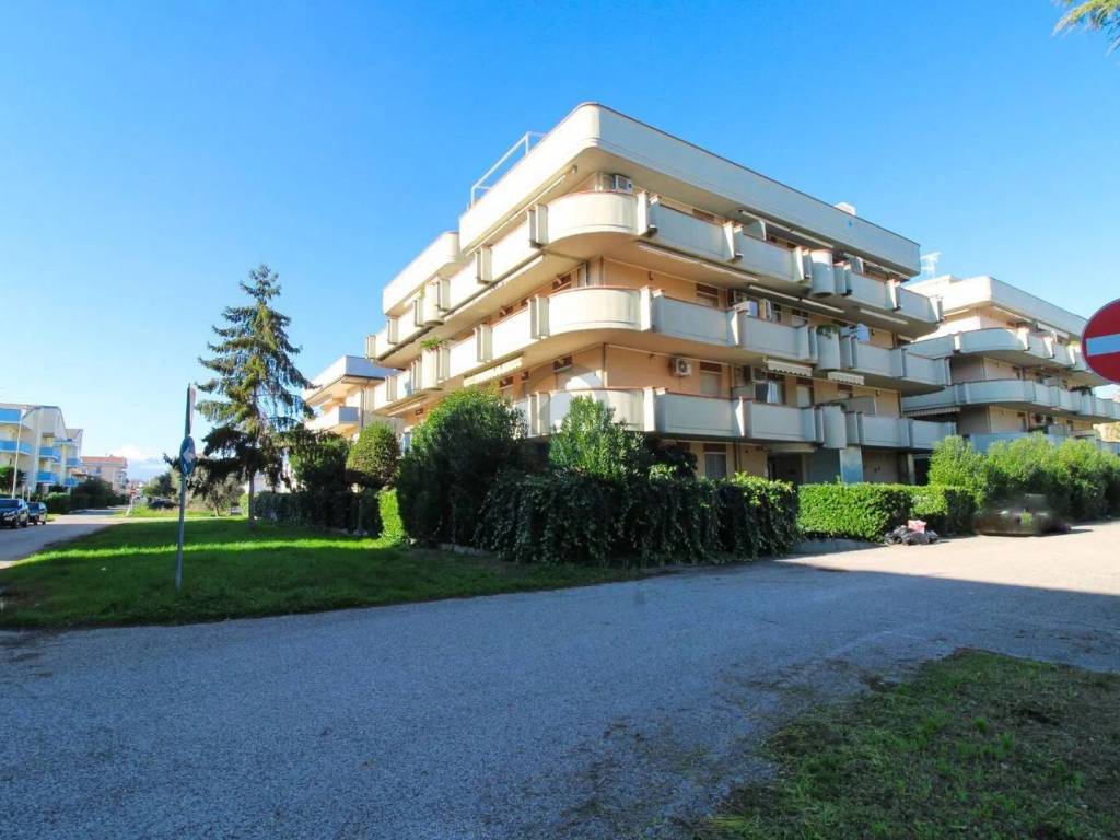 Appartamento a Alba adriatica in Via Ferrara, 4 - Foto 4