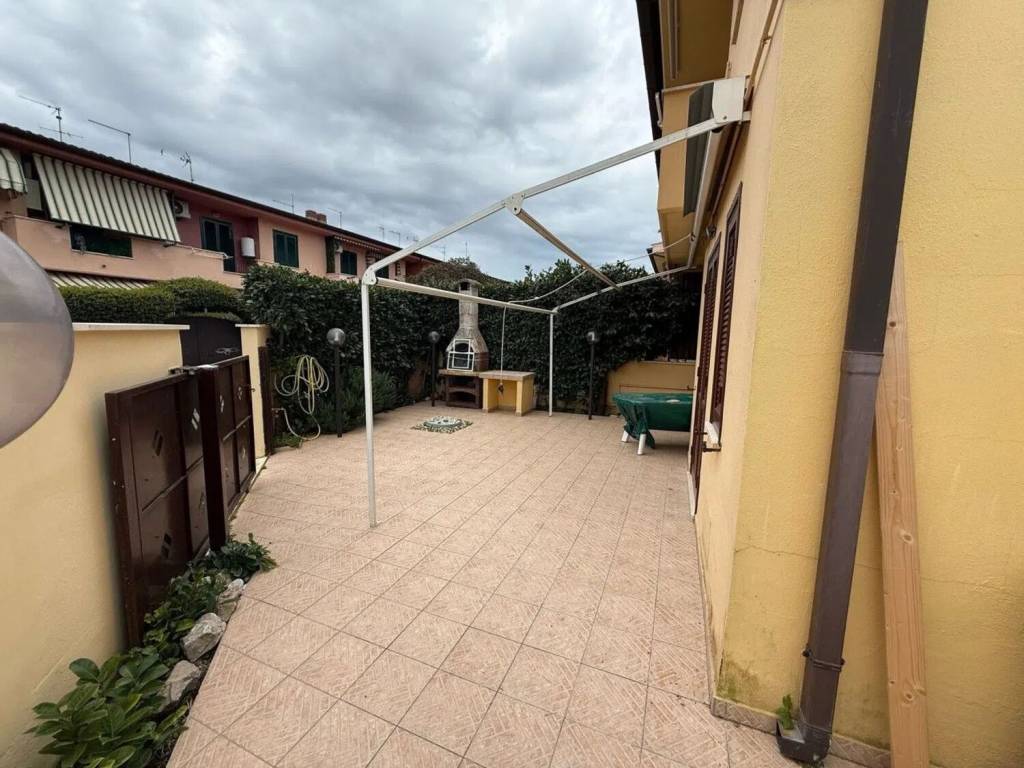 Villa a Terracina in Via Giuliano Dei Medici No Number - Foto 5