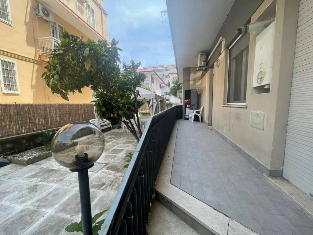 Appartamento a Terracina in Via G. Leopardi, 28 - Foto 5