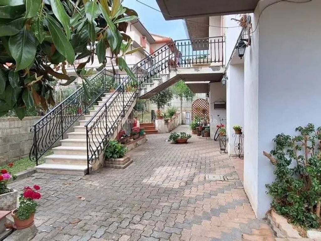 Villa a Loreto aprutino in Via Aldo Moro - Foto 5