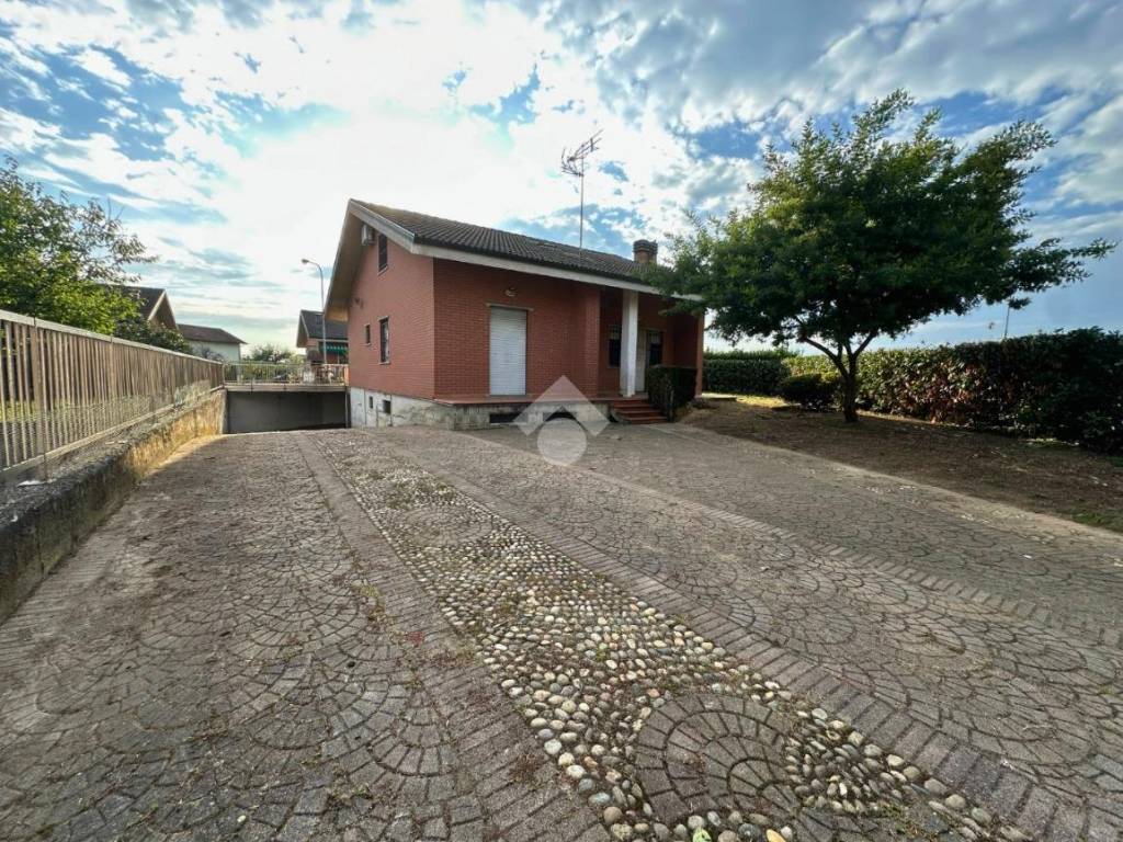 Villa a Santhià in Via Primo Levi, 11 - Foto 2
