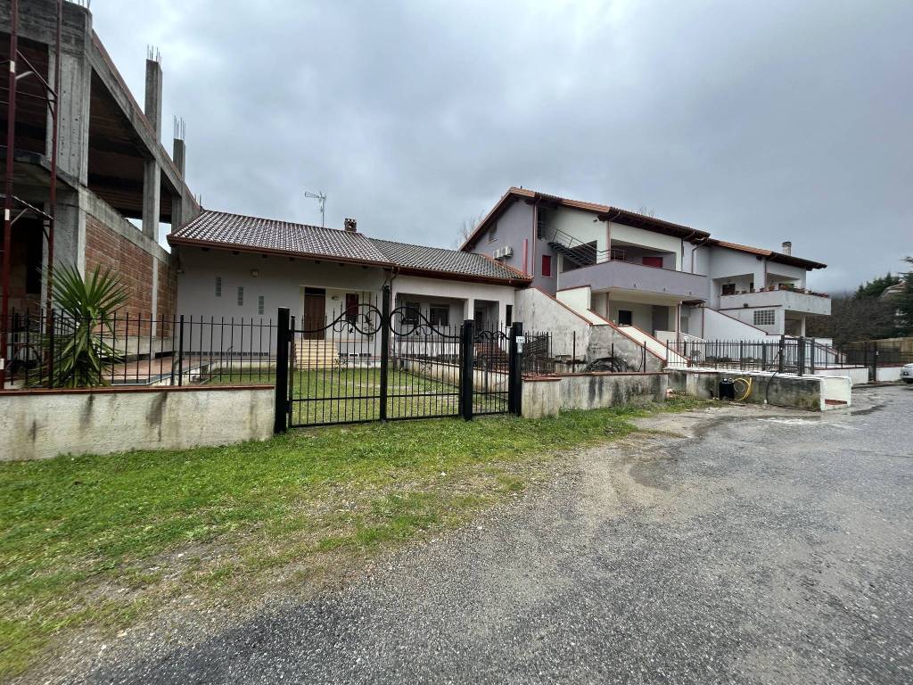 Villetta a schiera a Rende in Via Alessandro Manzoni - Foto 2