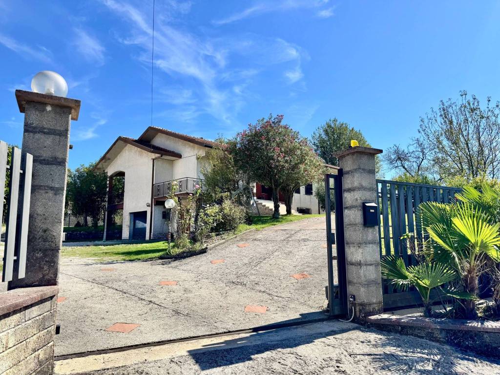 Villa a Ceccano in Via Due Cone - Foto 2