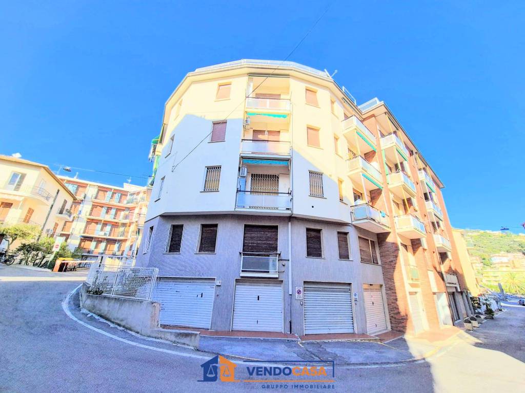 Appartamento a Finale ligure in Via Piemonte - Foto 2