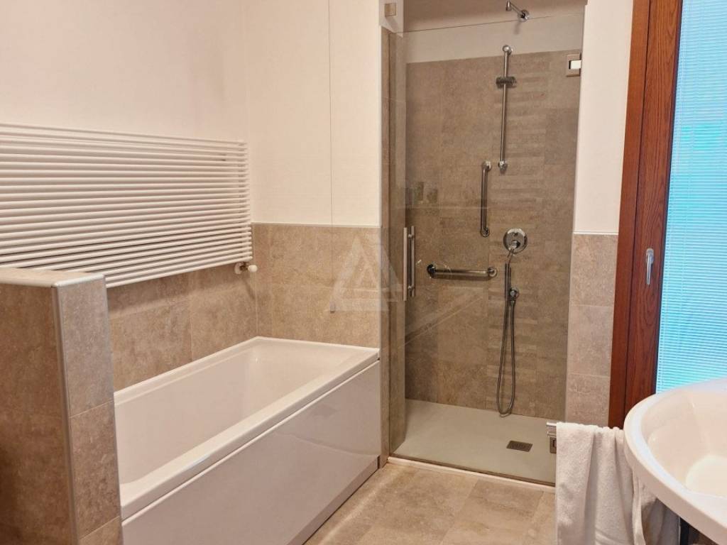 Casa indipendente a Castello di godego in Viale dei Martiri - Foto 4