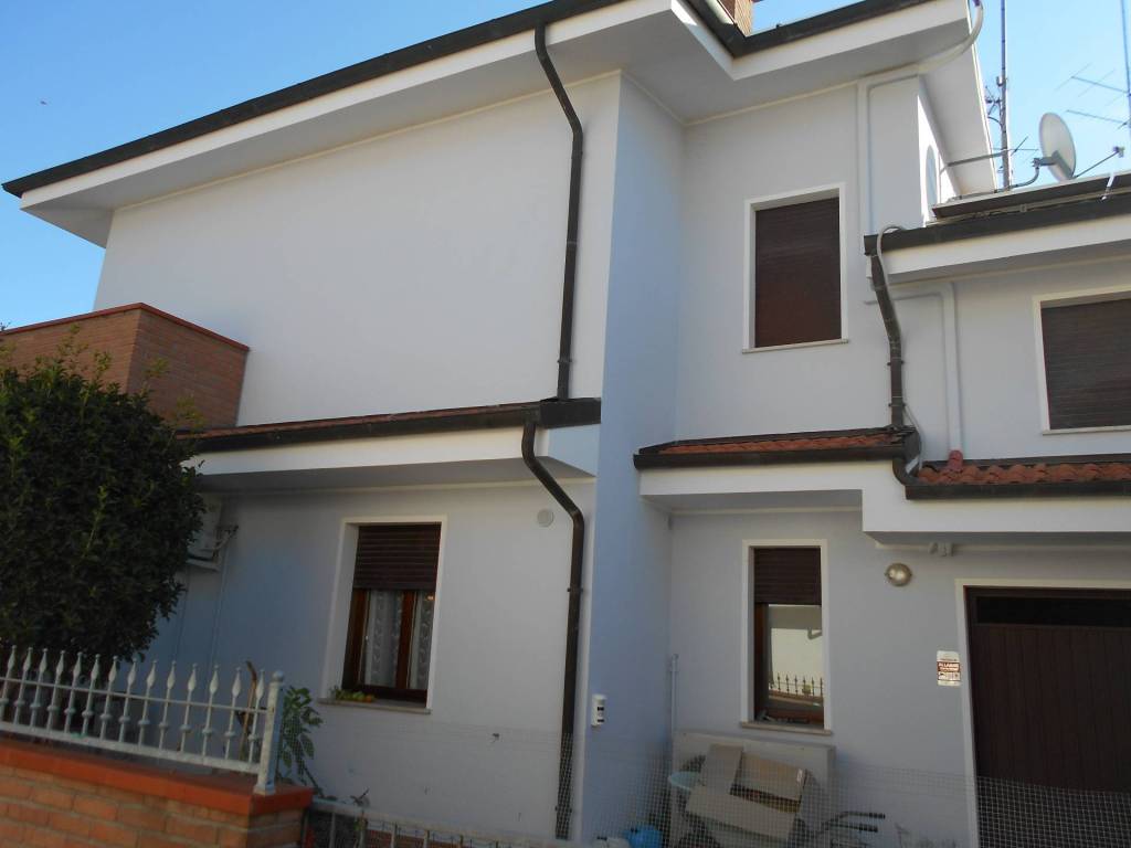 Casa indipendente a Portomaggiore in VIA NAMIBIA, 20 - Foto 2