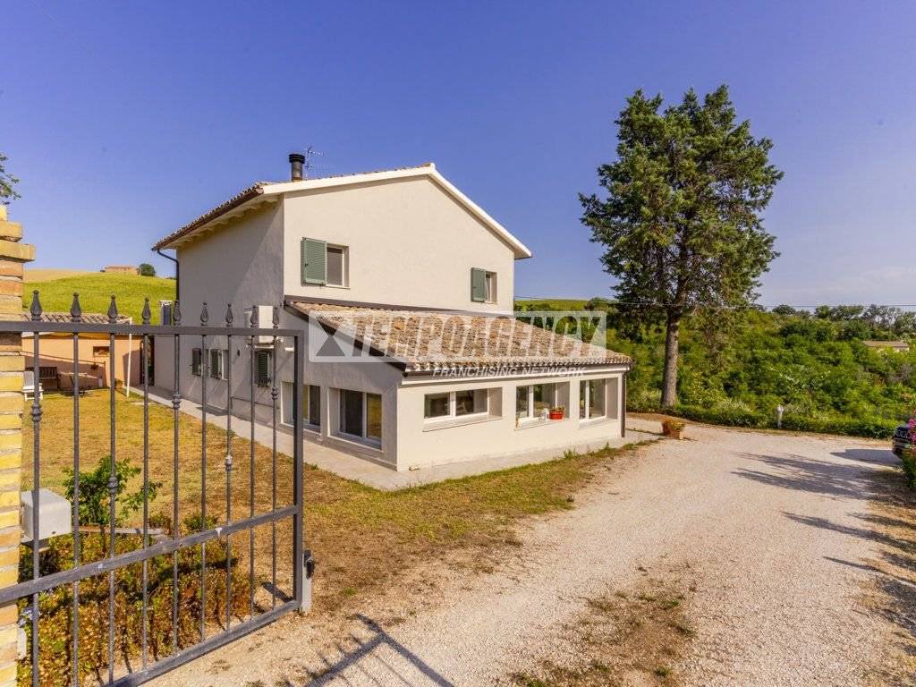 Casa indipendente a Morrovalle in Contrada Montanari, 35 - Foto 3