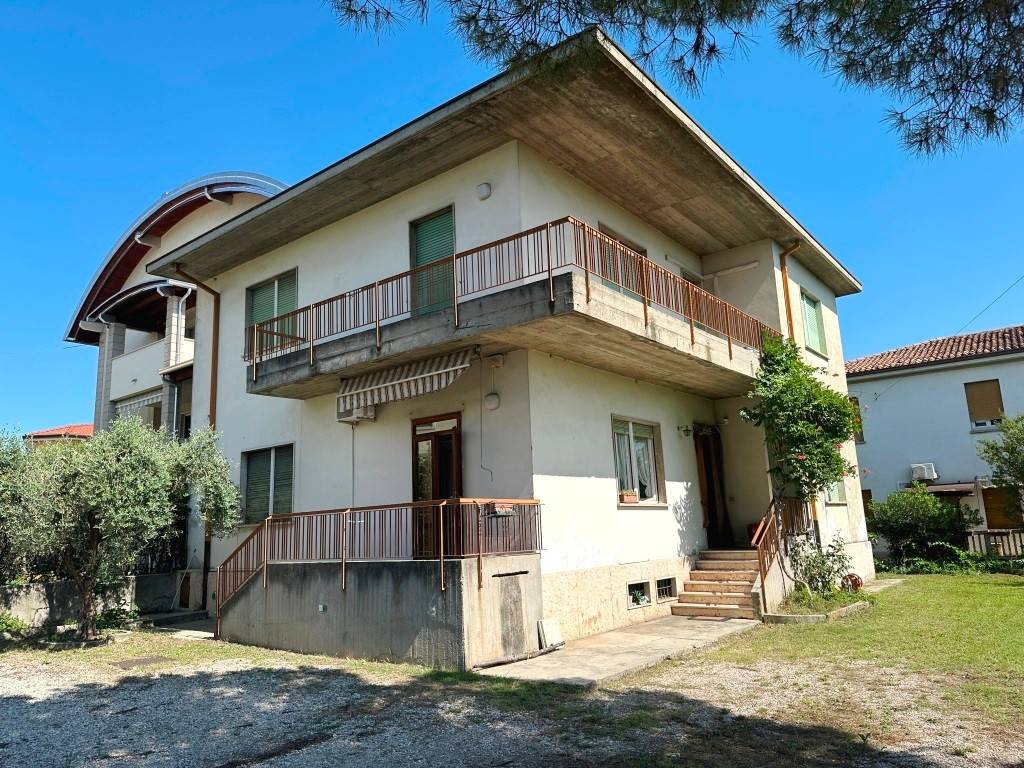 Villa a Verona in Via Brigata Regina - Foto 5