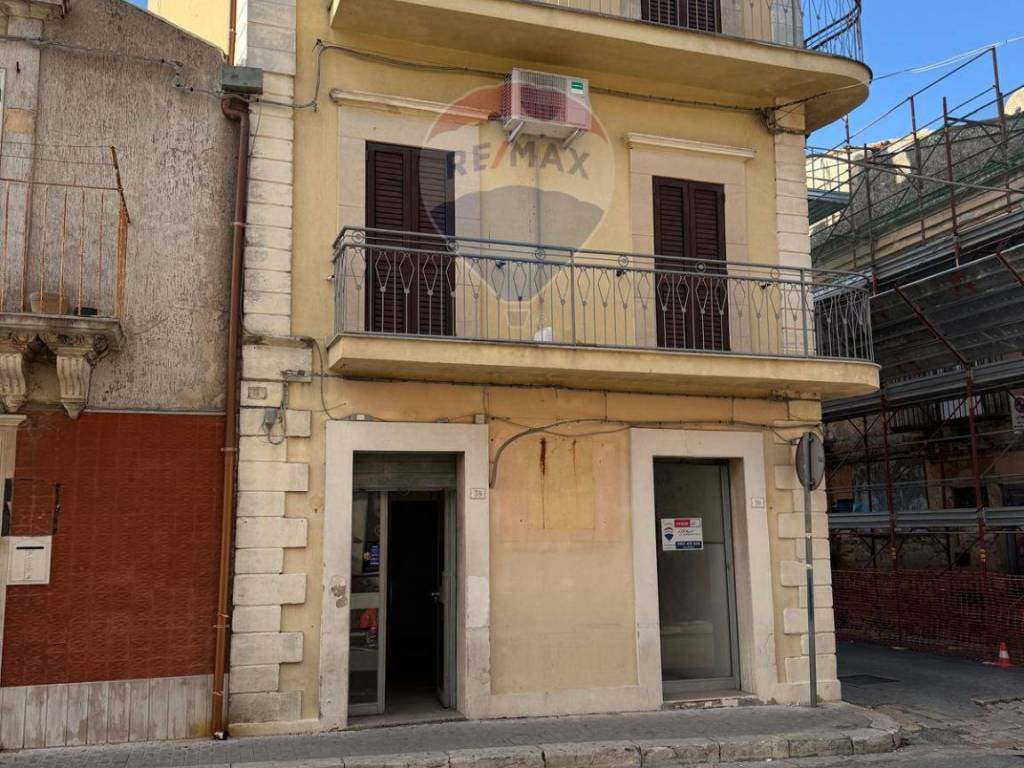 Immobile a Chiaramonte gulfi in corso umberto 1, 36 - Foto 2