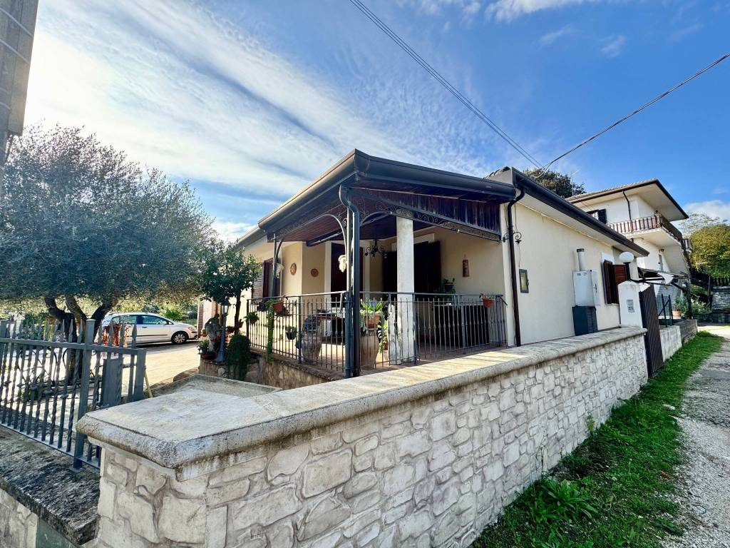 Villa a Ceccano in Via Pezze d'Ischia - Foto 5