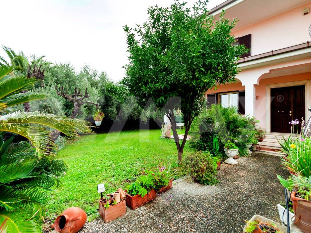 Villa a Ciampino in Via Giuseppe Bentivoglio, 3 - Foto 4