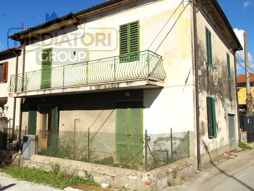 Casa indipendente a Ponte buggianese in Via Crociale del Sarto, 27 - Foto 2