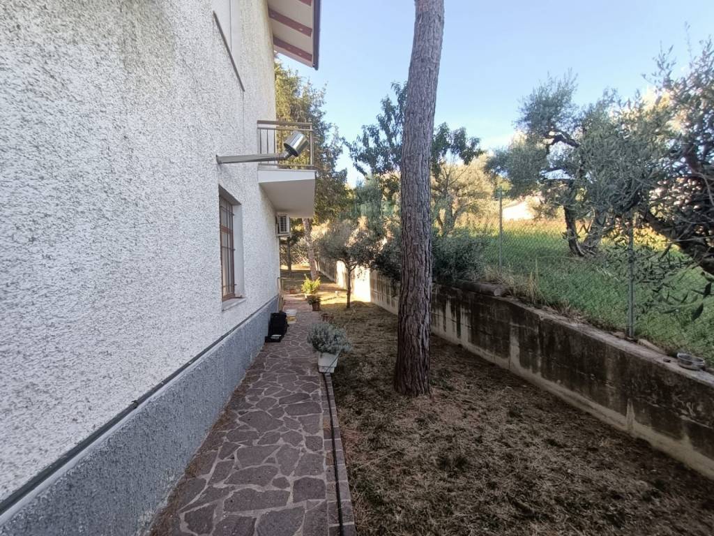 Casa indipendente a Mogliano in Contrada Sasso, 11 - Foto 5