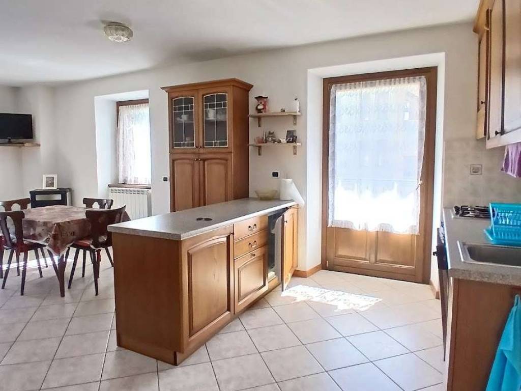 Appartamento a Valdisotto in Via Sambor , 7 - Foto 2