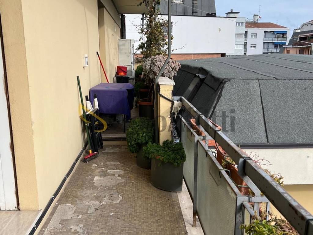 Appartamento a Modena in Via Archirola - Foto 5