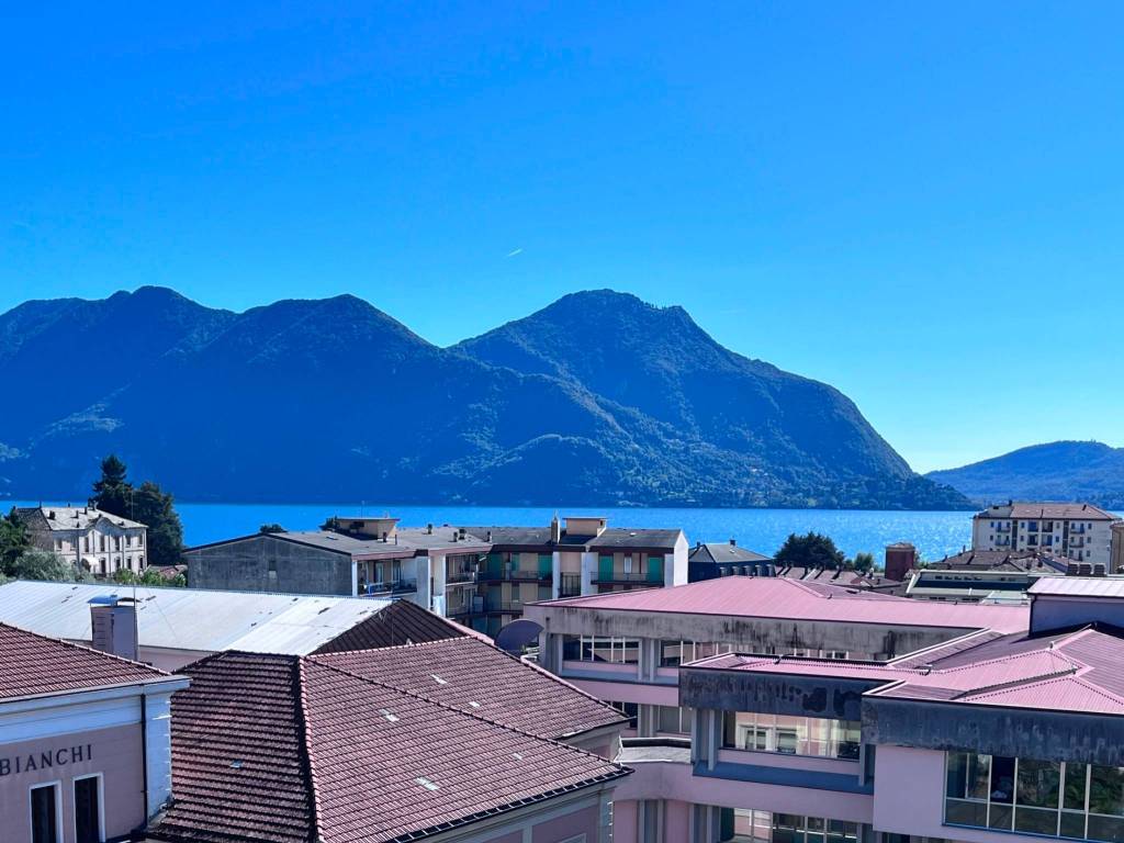 Appartamento a Verbania in Piazza Martiri di Trarego, 5 - Foto 2