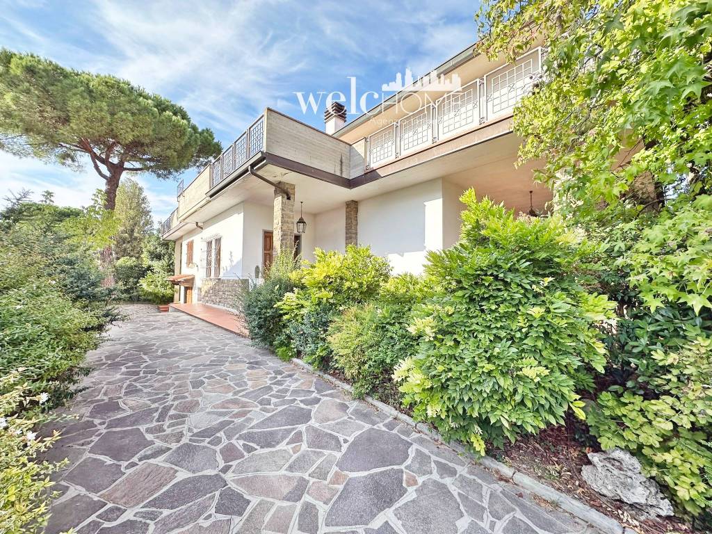 Villa a Campi bisenzio in Via Francesco Cilea - Foto 2