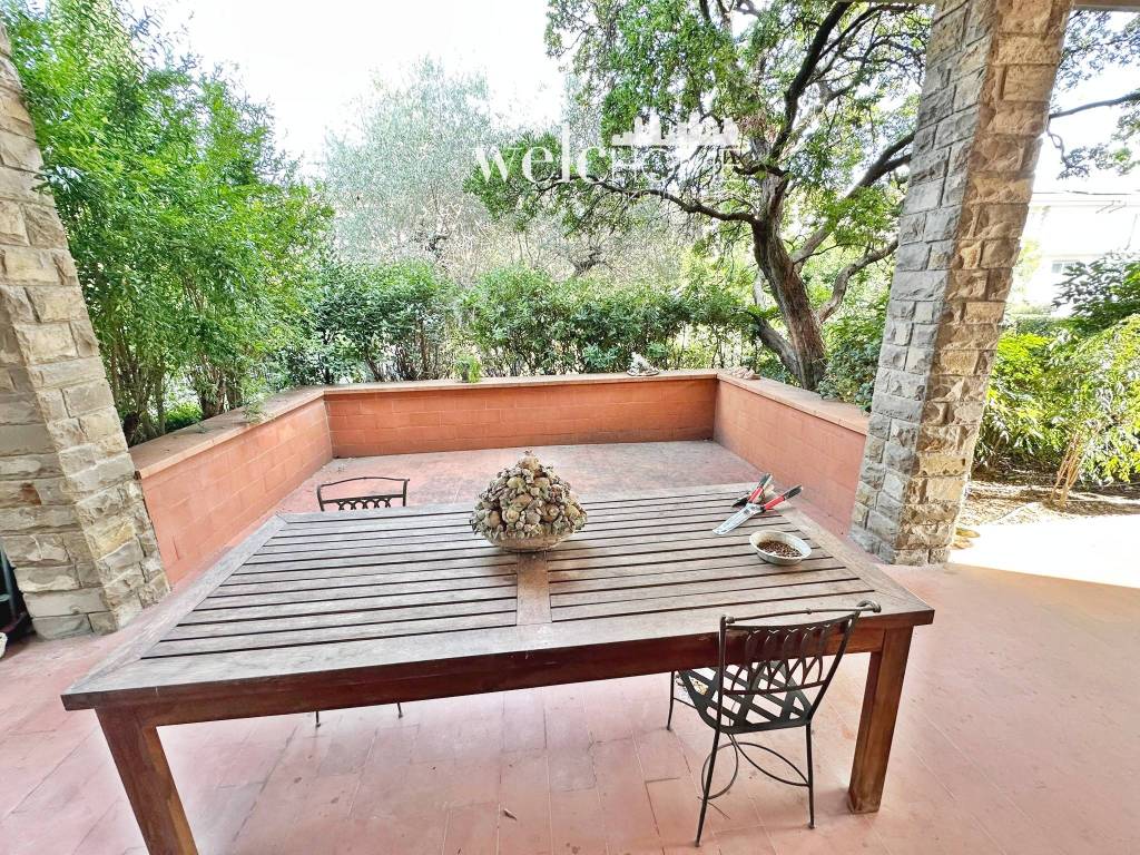 Villa a Campi bisenzio in Via Francesco Cilea - Foto 5