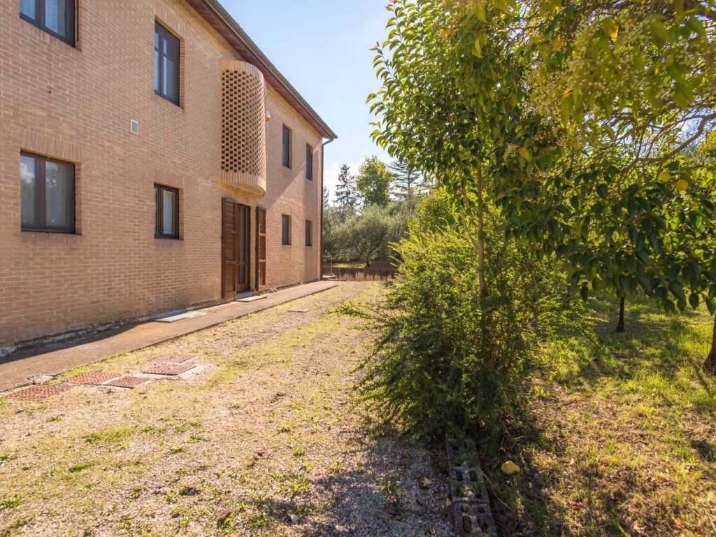Rustico / casale a Montefalco in Strada Provinciale di Madonna della Stella - Foto 4