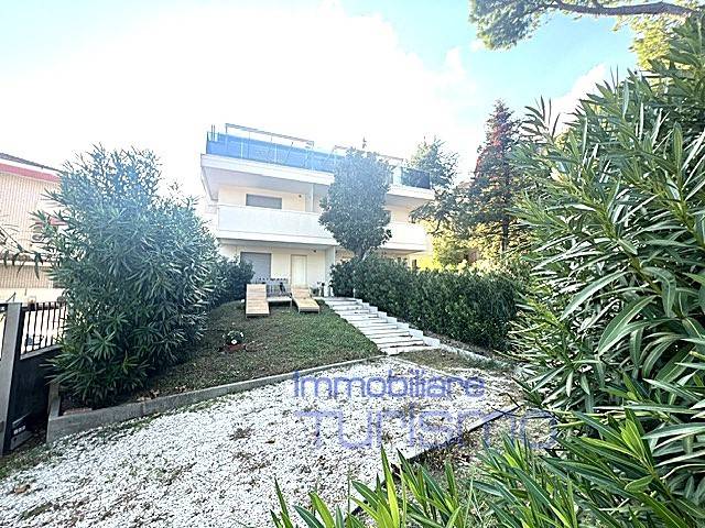 Appartamento a Riccione in Viale Maria Ceccarini - Foto 2