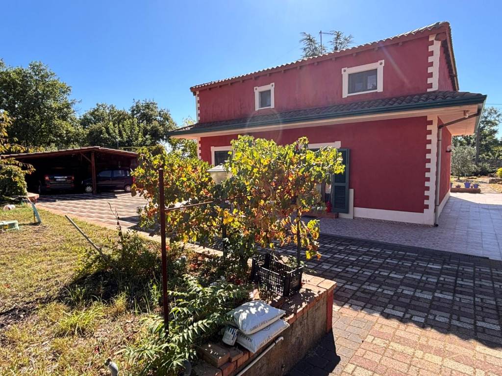 Villa a Nicolosi in Via Agrigento, 10 - Foto 2