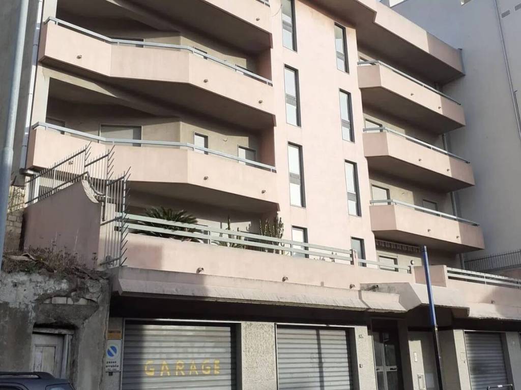 Palazzo / stabile a Reggio calabria in Via Pasquale Andiloro, 83 - Foto 2