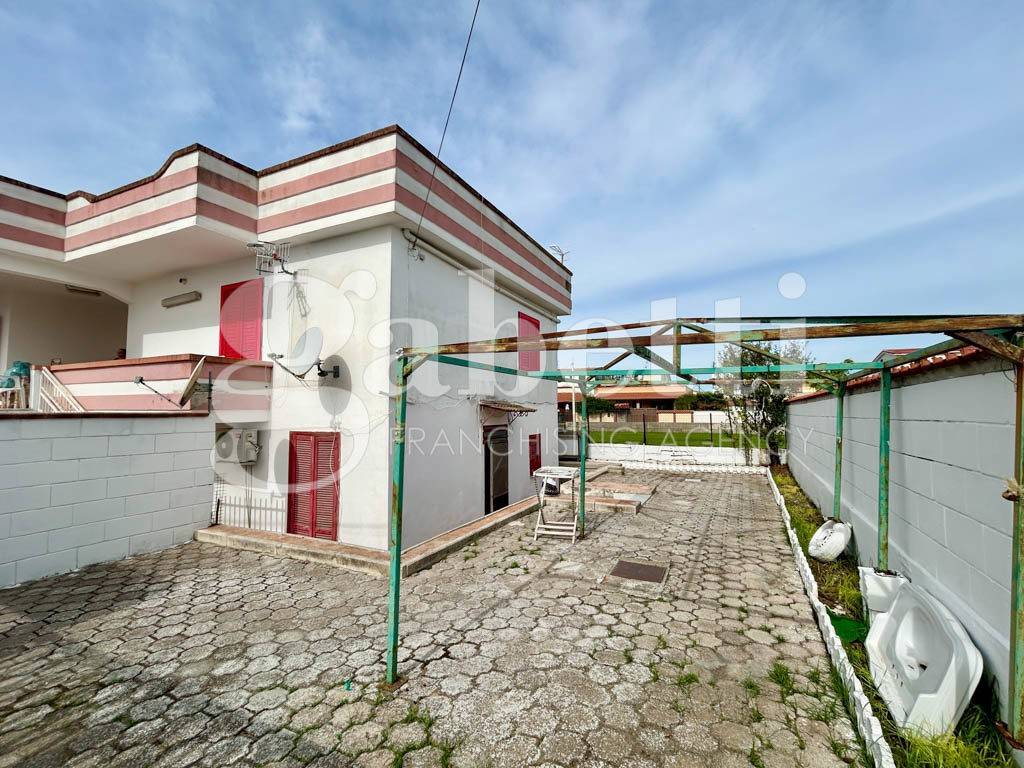 Villa a Castel volturno in Via Chieti , 12 - Foto 5